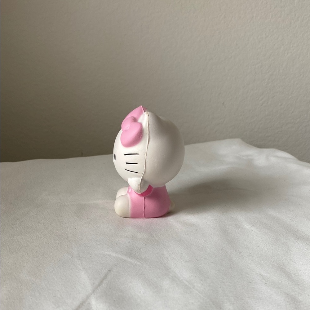 Hello Kitty - Picture 4 of 5